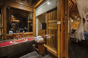 Airsania Ubud Antique Villas