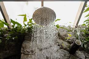 Airsania Ubud Antique Villas