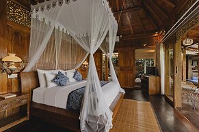 Airsania Ubud Antique Villas