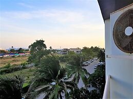 Jomtien Beach Condo - Studio Close to the Beach