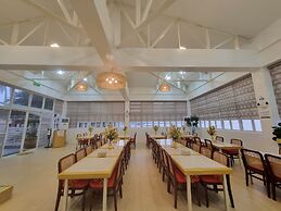 Villa Excellance Beach & Wavepool Resort