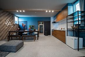 THE PLAZA HOTEL S4W12