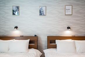 THE PLAZA HOTEL S4W12