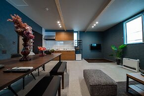 THE PLAZA HOTEL S4W12