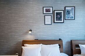 THE PLAZA HOTEL S4W12