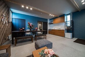 THE PLAZA HOTEL S4W12