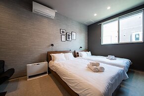 THE PLAZA HOTEL S4W12