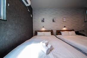 THE PLAZA HOTEL S4W12