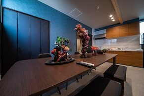 THE PLAZA HOTEL S4W12