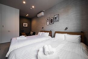 THE PLAZA HOTEL S4W12