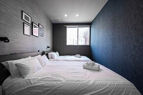 THE PLAZA HOTEL S4W12