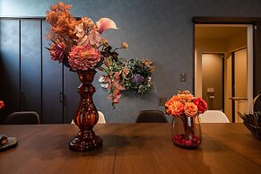 THE PLAZA HOTEL S4W12