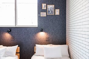 THE PLAZA HOTEL S4W12