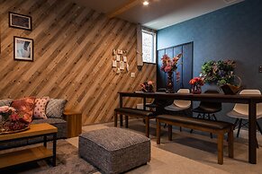 THE PLAZA HOTEL S4W12