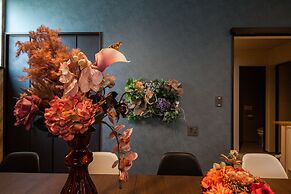 THE PLAZA HOTEL S4W12