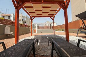 Modern Apartment With Roof Terrace in Athens
