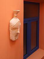 Modern Apartment With Roof Terrace in Athens