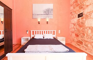 Modern Apartment With Roof Terrace in Athens