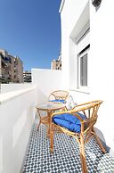 Modern Apartment With Roof Terrace in Athens