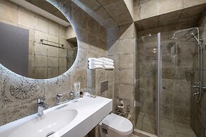 Hotel Address 9D
