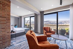 Hotel Address 9D