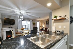 Sweet Clover - Indoor Pool - HOT TUB Area - Resort Style - Center of B