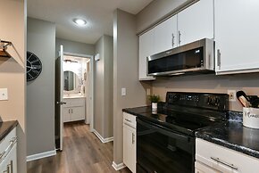 Sweet Clover - Indoor Pool - HOT TUB Area - Resort Style - Center of B