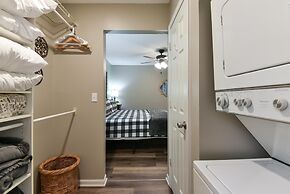 Sweet Clover - Indoor Pool - HOT TUB Area - Resort Style - Center of B