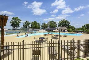 Sweet Clover - Indoor Pool - HOT TUB Area - Resort Style - Center of B