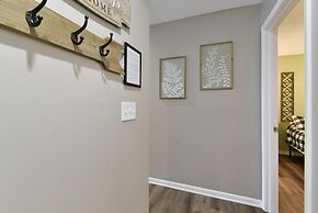 Sweet Clover - Indoor Pool - HOT TUB Area - Resort Style - Center of B