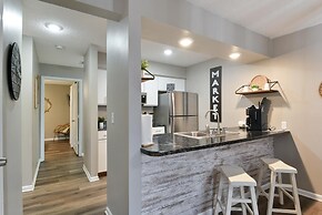 Sweet Clover - Indoor Pool - HOT TUB Area - Resort Style - Center of B