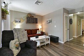 Sweet Clover - Indoor Pool - HOT TUB Area - Resort Style - Center of B