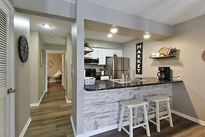 Sweet Clover - Indoor Pool - HOT TUB Area - Resort Style - Center of B