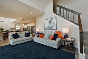 Journey's Remedy Lite - Lake View - Closest to Indoor Pool - Sleeps 22