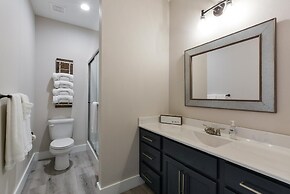 Journey's Remedy Lite - Lake View - Closest to Indoor Pool - Sleeps 22