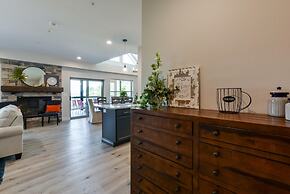 Journey's Remedy Lite - Lake View - Closest to Indoor Pool - Sleeps 22