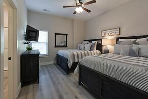 Journey's Remedy Lite - Lake View - Closest to Indoor Pool - Sleeps 22