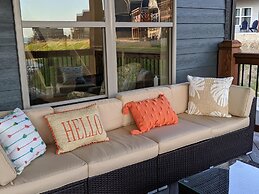 Journey's Remedy Lite - Lake View - Closest to Indoor Pool - Sleeps 22