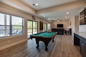 Journey's Remedy Lite - Lake View - Closest to Indoor Pool - Sleeps 22