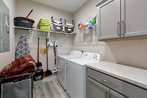 Journey's Remedy Lite - Lake View - Closest to Indoor Pool - Sleeps 22