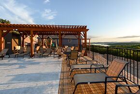 Journey's Remedy Lite - Lake View - Closest to Indoor Pool - Sleeps 22