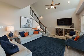 Journey's Remedy Lite - Lake View - Closest to Indoor Pool - Sleeps 22