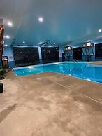 Journey's Remedy Lite - Lake View - Closest to Indoor Pool - Sleeps 22