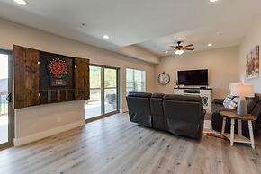 Journey's Remedy Lite - Lake View - Closest to Indoor Pool - Sleeps 22