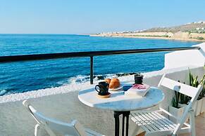 Elpida Seafront Paradise Apartment in Crete