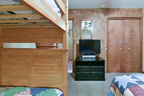 Westcreek Lodge @ Notch-vaulted Ceilings, 2 Pools, Private Lake, 1 Mil