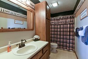 Westcreek Lodge @ Notch-vaulted Ceilings, 2 Pools, Private Lake, 1 Mil