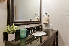 Matchplay - Resort Amenities W/ Indoor Pool - Comfort Meets Style and 