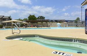 Matchplay - Resort Amenities W/ Indoor Pool - Comfort Meets Style and 