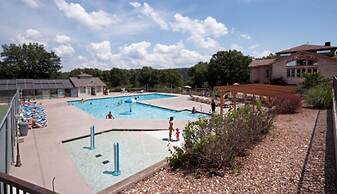 Matchplay - Resort Amenities W/ Indoor Pool - Comfort Meets Style and 